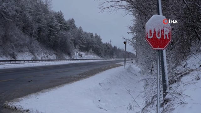 Bolu Dağı'nda hafif kar yağışı etkili oluyor