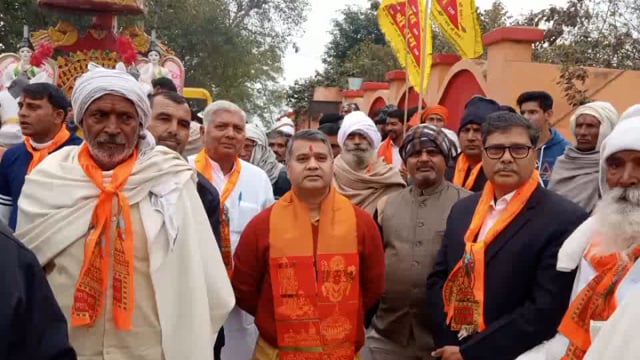 खैर तहसील क्षेत्र के गांव अहरौला में चौधरी समाज ने भगवान श्री राम जी की निकली प्रतिमा व, झांकियां