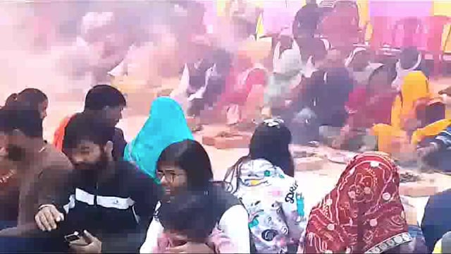 मानो की आज राम युग आ ही गया, बृजेश शर्मा अपने सहयोगियों के साथ आज रामपुर इंडि पिंडी में राम जी का स्वागत करते नजर आए,
हवन यज्ञ एवं प्रसाद वितरण कर राम मैं वातावरण का संदेश जन-जन तक पहुंचा.
नेशनल मीडिया न्यूज़.✍️
कृष्ना सिंह🌷