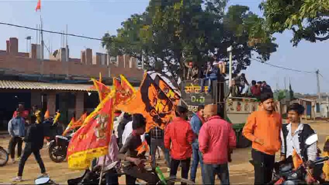 सरूवाजोर व फट्टापाथर के युवाओं ने मालवथान होते हुए जमदाहा तक निकाली राम जुलूस 