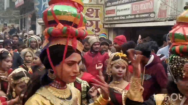 लखीसराय शहर के आर के हाई स्कूल मैदान से निकाली गई भव्य  कलश शोभा यात्रा 1001 कुंवारी कन्या हुई शामिल