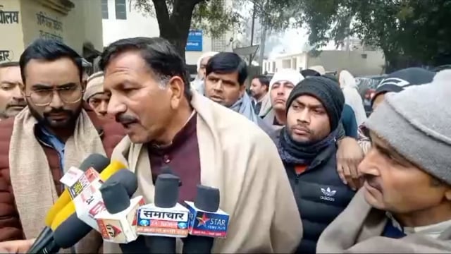 Roorkee:इंडियन ऑयल कॉरपोरेशन पाइपलाइन के खिलाफ किसानों का धरना 41 वे दिन भी जारी रहा।