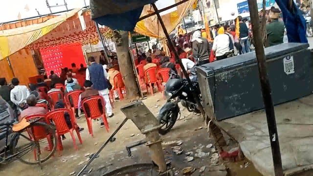 कमालगंज में एलईडी टीवी लगाकर प्राण प्रतिष्ठा का कार्यक्रम लाइव दिखाया गया