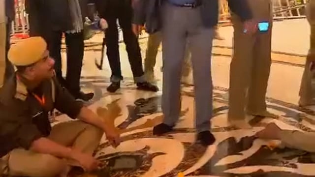 अयोध्या प्रमुख सचिव गृह संजय प्रसाद एवं स्पेशल डीजी लाइन आर्डर प्रशांत कुमार पहुंचे अयोध्या