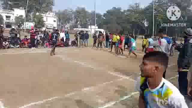 सूरजगढ़ा प्रखंड कार्यालय के मैदान में कबड्डी लीग मैच का हुआ शुभारंभ। फाइनल मैच कल खेला जाएगा।