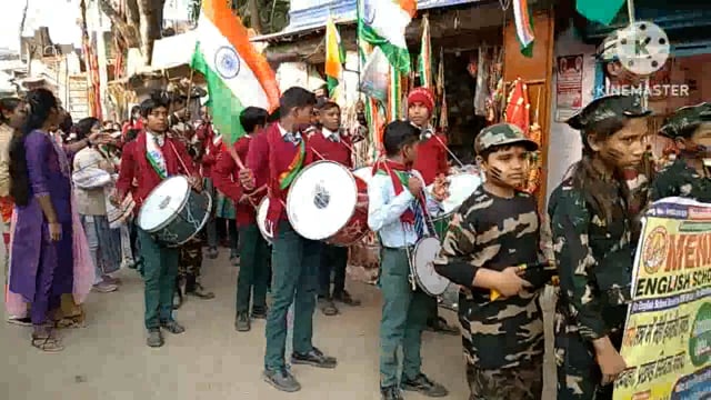 मेंही इंग्लिश स्कूल बरदाहा के छात्रों ने गणतंत्र दिवस पूर्व निकाली स्वतंत्रता सेनानियों की झांकी वह प्रभात फेरी