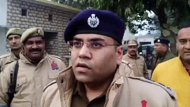 संभल पुलिस अधीक्षक कुलदीप सिंह गुनावत ने जिला वासियों को गणतंत्र दिवस की हार्दिक शुभकामनाएं दी|