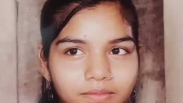 अम्बेडकरनगर
बीते 15 दिन पहले संदिग्ध परिस्थितियों में घर से लापता हुई बालिका निधि पुत्री अनिल कुमार निवासिनी समडीह थाना राजेसुल्तानपुर का शव तालाब में मिला,परिजनों में कोहराम।