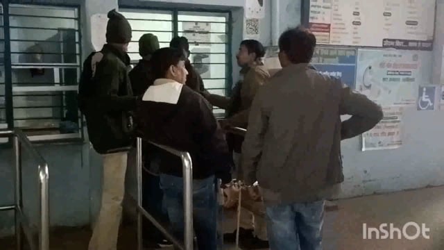 लखीसराय उत्पाद विभाग की टीम ने गिरफ्तार चार शराब कारोबारी को सदर अस्पताल में मेडिकल जांच बाद भेजा गया जेल