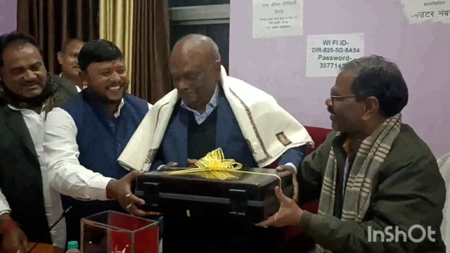 लखीसराय पुरानी बाजार नगर परिषद के सभागार में जिलाधिकारी के तबादले के बाद विदाई सह सम्मान समारोह आयोजित