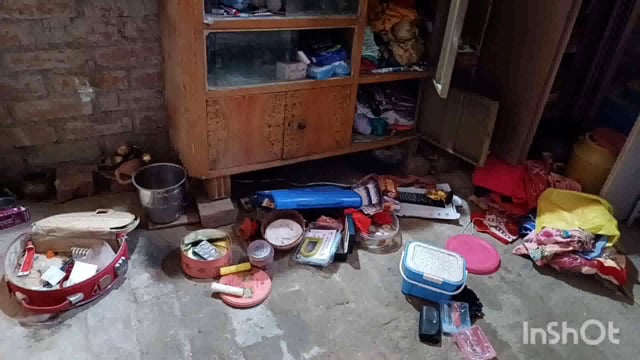 लखीसराय शहर कवैया थाना क्षेत्र के वार्ड संख्या 17 में बीती रात्रि महिला स्वास्थ्य कर्मी के घर अज्ञात चोरों ने की चोरी
