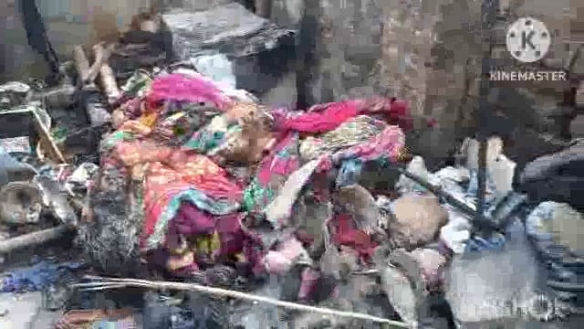 सूरजगढ़ा - आग लगने से घर का सामान जलकर हुआ राख लाखों का हुआ नुकसान।
