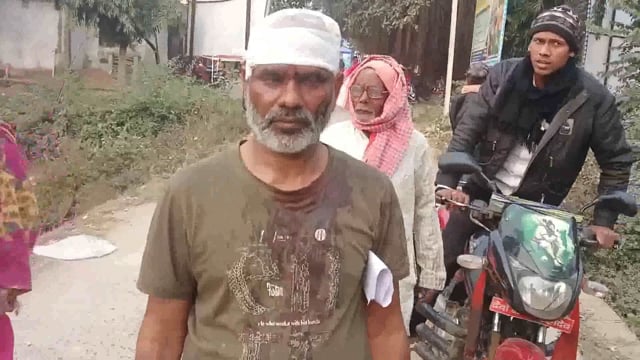 जमीन विवाद में भाई-भाई में हुई मारपीट में एक व्यक्ति बुरी तरह जख्मी, जख्मी ने थाने में दिया आवेदन, पुलिस कर रही जांच 