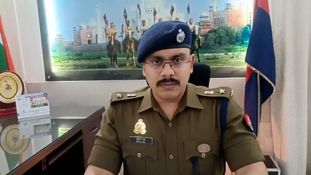 थाना शाहगंज क्षेत्र जलने के कारण घायल हुई महिला को पुलिस टीम द्वारा तत्पर कार्यवाही करते हुए एसएन मेडिकल इमरजेंसी में