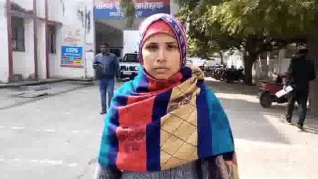 पड़ोसी दबंग लोग दे रहे हैं पीड़ित परिवार को जान से मारने की धमकी पीड़ित परिवार पहुंचा एसपी के द्वार