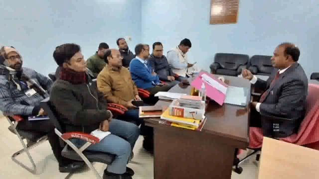 व्यवहार न्यायालय में राष्ट्रीय लोक अदालत की तैयारियों हेतु बैंक पदाधिकारियों के साथ डीएलएसए के सचिव ने की बैठक 