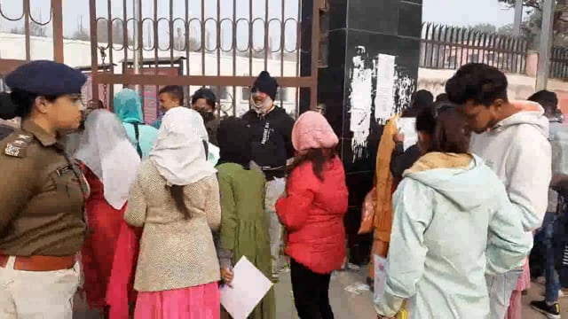 औरंगाबाद शहर के 22 परीक्षा केंद्रो पर इंटर की परीक्षा शुरू,इन केंद्रों पर 20150 परीक्षार्थी हों रहे है शामिल