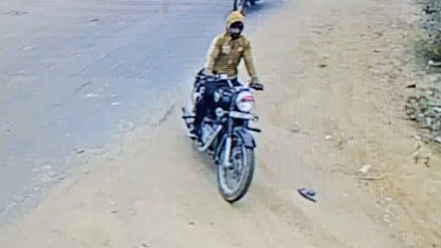 एक चोरी हुई बुलेट मोटरसाइकिल का शेरगढ़ पुलिस नहीं लगा सकी सुराग