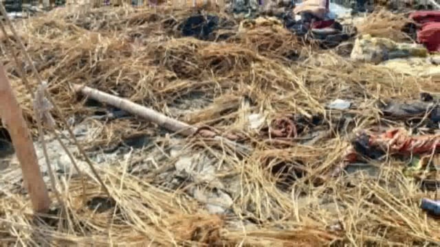 माघ मेला क्षेत्र के बैकुंठधाम शिविर में आग लगने से शिविर जलकर हुआ राख, फायर ब्रिगेड ने आग पर पाया काबू