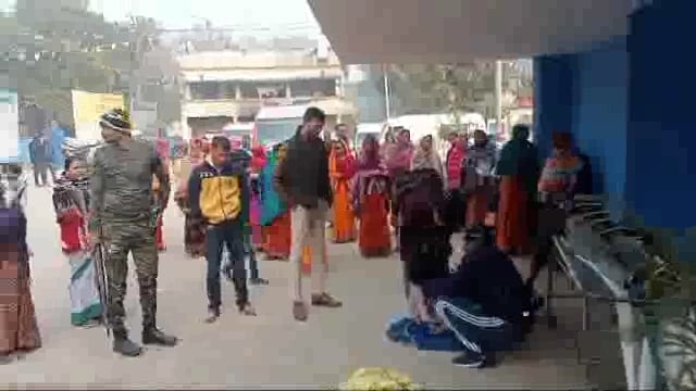 सोभानपुर गांव के समीप इंटर की परीक्षा देने जा रहे बाइक सवार को ट्रक ने कुचला एक की मौत दो गंभीर रूप से घायल