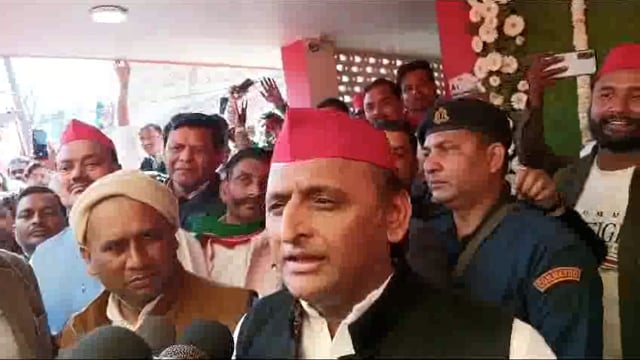 बलरामपुर पंहुचे पूर्व मुख्यमंत्री अखिलेश यादव ने सुनिए जातिए जनगणना को लेकर क्या कहा।