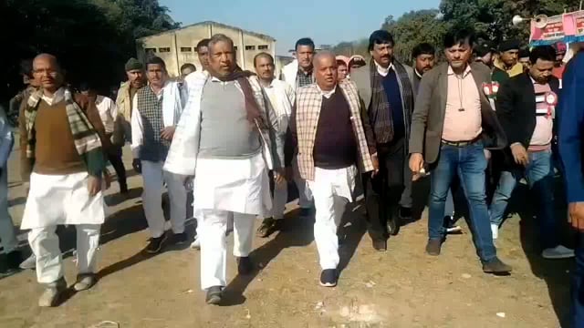 nalanda:- रोजगार सह मार्गदर्शन मेला का आयोजन, मंत्री श्रवण कुमार एवं सांसद कौशलेंद्र कुमार के द्वारा दीप प्रज्वलित कर,