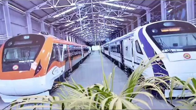 ट्रेन में अकेले यात्रा करने वाली महिला यात्री के सुरक्षा के लिए उत्तर मध्य रेलवे द्वारा चलाए जा रहा मेरी सहेली अभियान