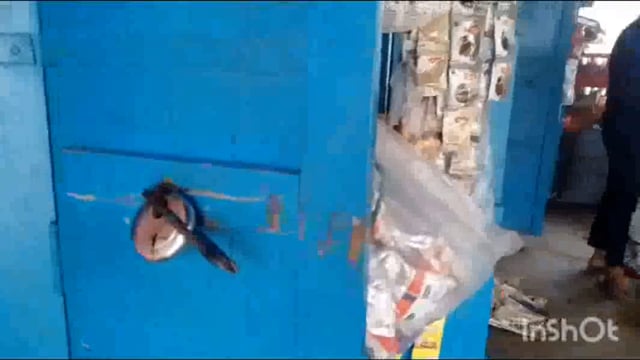 थाना मगोर्रा से चंद कदमों की दूरी पर चोरों ने दुकान में चोरी की घटना को अंजाम दिया