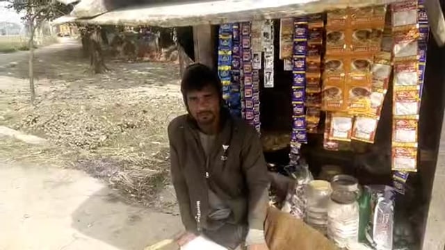 दिव्यांग व्यवसायी ने मीडिया से लगाई न्याय की गुहार राम वन गमन मार्ग के डंपरों द्वारा धूल से दिव्यांग व्यवसायी परेशान,