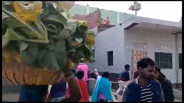 nalanda:- रोड़ेबाजी का वीडियो सोशल मीडिया पर वायरल,घटना के पीछे पारिवारिक विवाद सामने आ रही है,