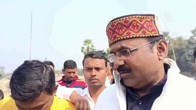 कांग्रेस जिला अध्यक्ष सुनील यादव ने कहा कि इस डे नाइट टूर्नामेंट में कई बड़ी खिलाड़ियों ने हिस्सा लिया है