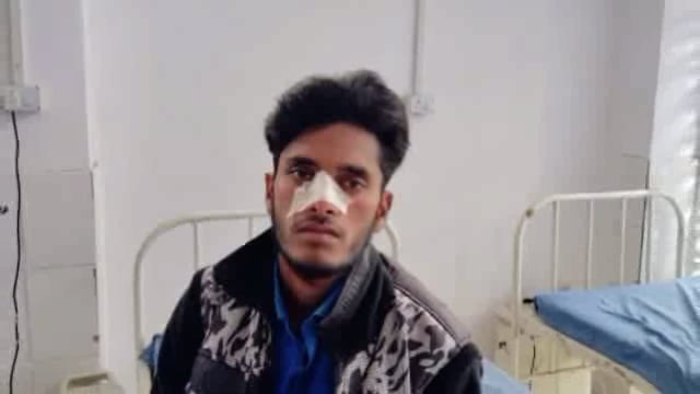 प्रखंड के विभिन्न परीक्षा केंद्रों पर छात्र के साथ नोंक-झोंक सहित नकल करते छात्र को वीक्षक ने दबोचा किया पुलिस के हवाले