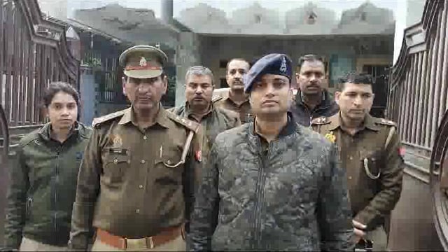 थाना जगदीशपुर की चौकी क्षेत्र अलकापुरी में हार जीत की बाजी लगाकर जुआ खेलने वाले 11 अभियुक्त गणों को पुलिस ने किया गिरफ्त