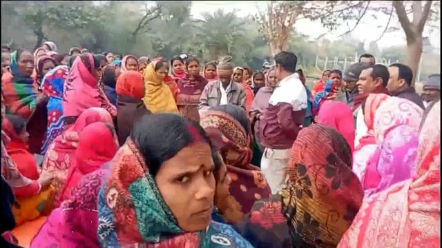 अपनी मांगों को लेकर प्रखंड की रसोइया जिलाध्यक्ष के नेतृत्व में प्रखंड कार्यालय के समक्ष प्रदर्शन कर सौंपा ज्ञापन 