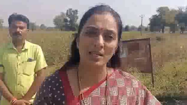 जन्म देणाऱ्या बापाचाच हा पक्ष असायला हवा  मात्र सध्या राज्यात बाब बदलण्याची पद्धत सुरू रोहिणी खडसेंची अजित पवार टीका