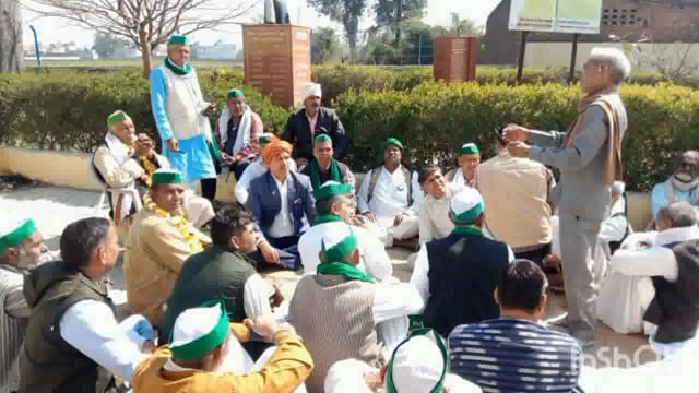 मथुरा जनपद के बलदेव ब्लॉक में संपन्न हुई भाकियूटिकैत की पंचायत बलदेव ब्लॉक में कार्यरत कर्मचारी रहे अनुपस्थित