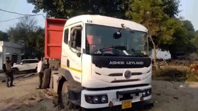 बरौली ग्राम पंचायत निवासी छत्तर शर्मा में शुक्रवार को थाने पर दी गई तहरीर में बताया संजय अपनी पत्नी पूनम व डेढ़ वर्ष 