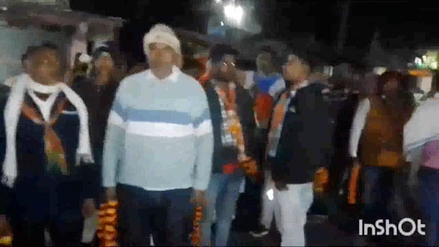 रामगढ़ चौक पर उपमुख्यमंत्री विजय कुमार सिंन्हा का भाजपा कार्यकर्ताओं ने किया फूल माला से भव्य स्वागत।