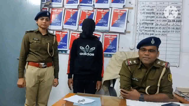 चंडी थाना के माधोपुर चौक के पास वाहन जांच में चोरी के बाइक के साथ के साथ एक बाइक चोर को थाना पुलिस ने किया गिरफ्तार