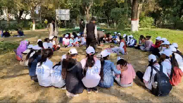 शिव सहाय इंटर कॉलेज के छात्र-छात्राओं ने वन प्राणी उद्यान का किया भ्रमण।