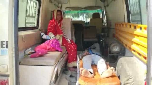 शाहजहांपुर:फर्रुखाबाद स्टेट हाईवे पर एक बार फिर हुआ बड़ा सड़क हादसा,करीब आधा दर्जन लोग हुए घायल