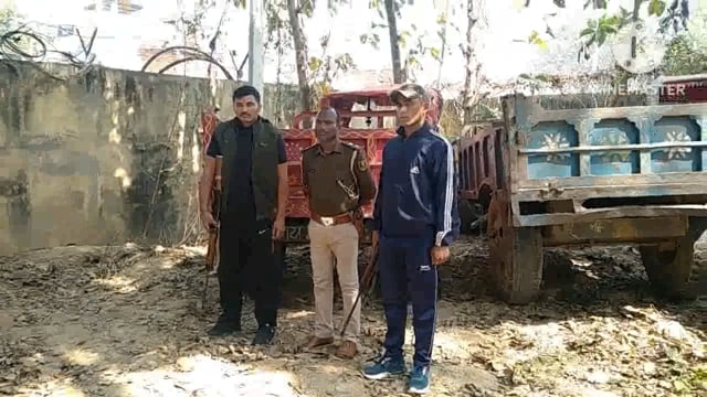 पुलिस ने अवैध बालू का परिवहन में संलिप्त एक ट्रैक्टर को किया जप्त