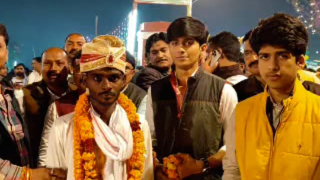 योगीराज देवरहा बाबा चैरिटेबल एंड वेलफेयर ट्रस्ट द्वारा बजरंग महाविद्यालय में बड़े राजा और छोटे राजा ने 101 कन्याओं ,