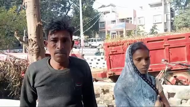 बिद्दुविशनपुर गांव में गुमटी का ताला तोड़ने का विरोध करने पर पति-पत्नी से की गई मारपीट थाने में दिया आवेदन