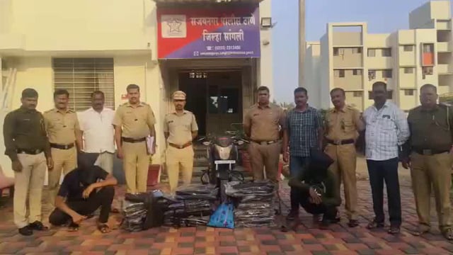 बॅगच्या दुकानात चोरी करणारे दोन इसम पोलिसांच्या ताब्यात; 62 हजाराचा मुद्देमाल जप्त; संजय नगर पोलिसांची कारवाई