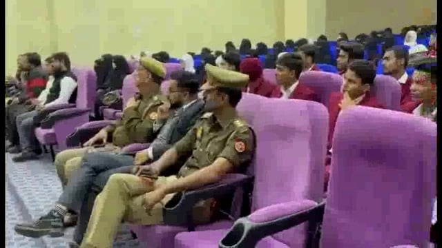 थाना फूलपुर में साइबर क्राईम सेल द्वारा छात्र-छात्राओं को जागरूक कर चलाया गया जगरूकता अभियान 