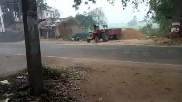 एकाएक बारिश के कारण मौसम में बदलाव हुआ किसानों को सरसों और आलू का बह फसल बहुत बड़ा नुकसान