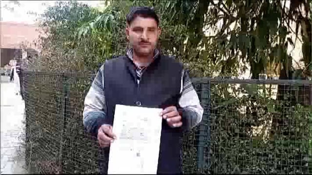 जलालाबाद क्षेत्र में सरकारी चक मार्ग पर दबंगों ने कब्जा कर निर्माण कार्य किया शुरू,ग्राम प्रधान ने एसडीएम से की शिकायत,