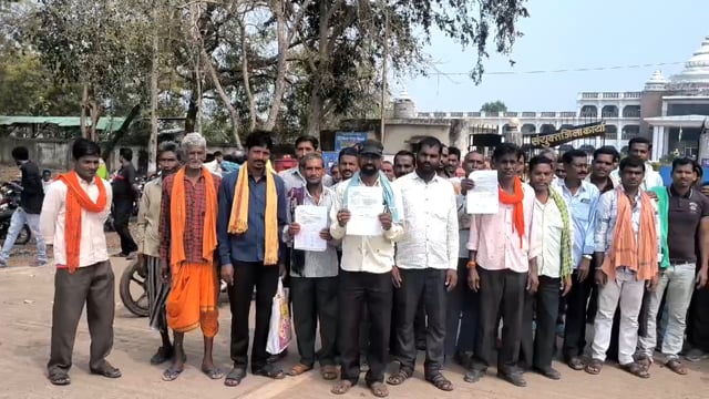 बीते दिनों औलावृष्टि से किसानो के सैकड़ो एकड़ फसल बर्बाद, मुआवजे की मांग कर रहे किसान, किये कलेक्टर का घेराव,,,