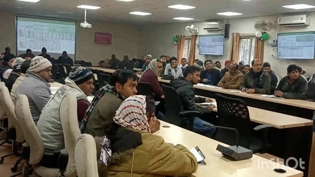 लखीसराय जिला मुख्यालय मंत्रणा कक्ष के सभागार में मनरेगा की समीक्षात्मक बैठक डीएम की अध्यक्षता में आयोजित